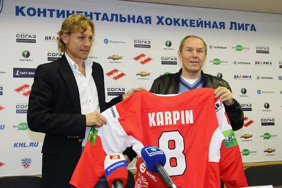Футбольный и хоккейный "Спартаки" подписали меморандум о сотрудничестве и лицензионный договор